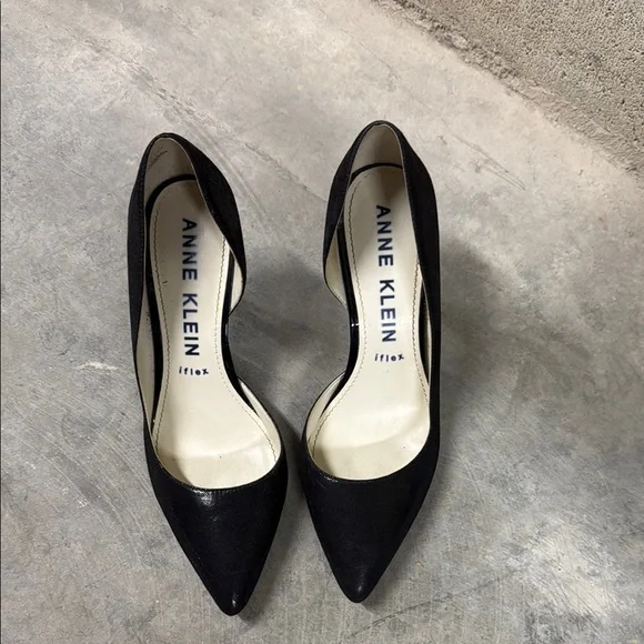 Anne Klein Black Pointed-Toe Pumps - Picture 1 of 2